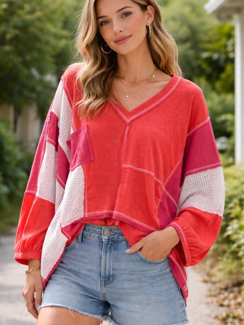 NWT POL Colorblock V-Neck Knit Top in Coral and Pink Sz M
